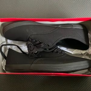 American eagle black sneakers size 9